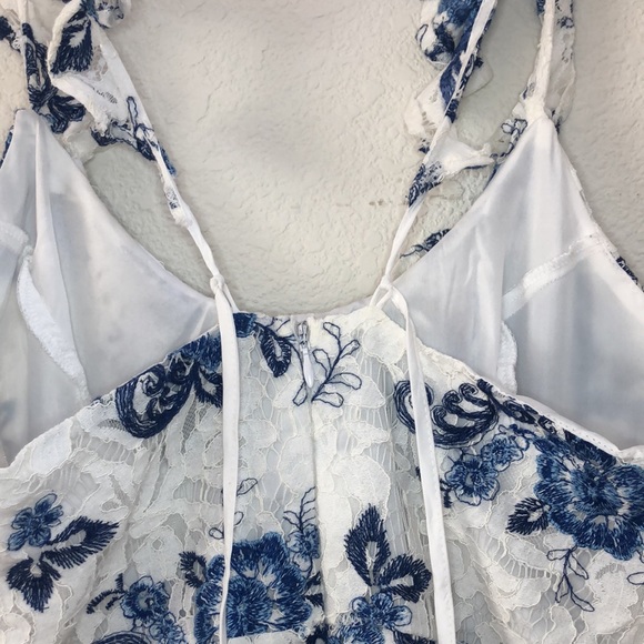 Forever 21 Blue and White Floral Lace Dress Size M - Picture 6 of 7